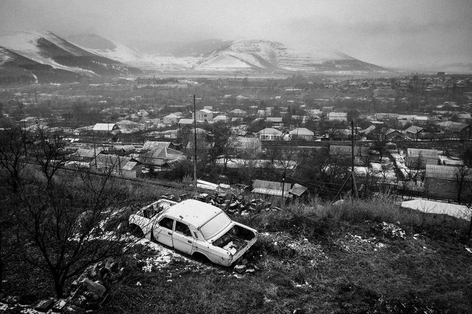 Mariusz Forecki: Prach. Ukázky fotografií z výstavy v pražské galerii 400 ASA