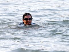 Pařížská starostka Anne Hidalgová při koupání v Seině