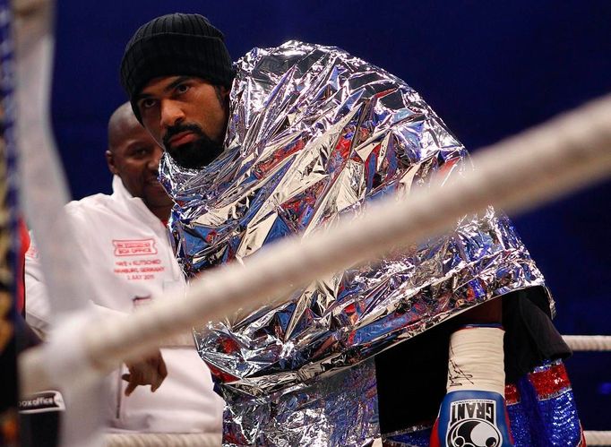 David Haye v igelitové bundě na vyhlášení vítězů