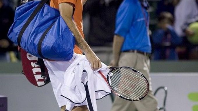 Roger Federer se zatím hledá