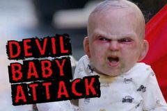 VIDEO Ďábelské mimino děsí New York a baví celý internet