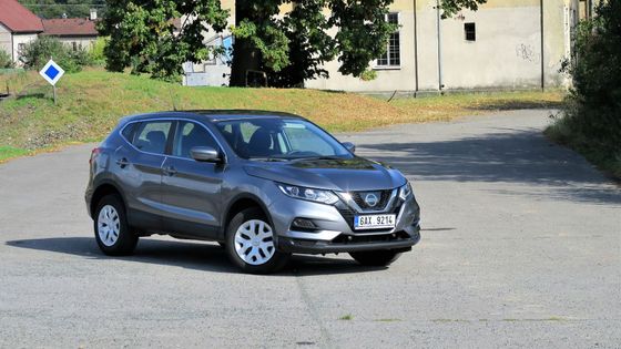 I průkopníci kufrují. Ojetý Nissan Qashqai potěší pohodlím, ale s motorem může zradit