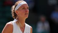 Petra Kvitová druhé kolo Wimbledonu proti Kristině Mladenovicové nezačala vůbec dobře.