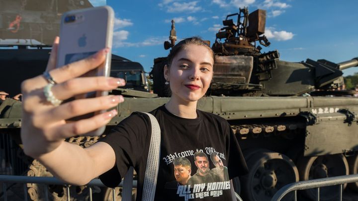 Obrazem: "Ukrajina - štít Evropy." V Praze ukázala zničenou ruskou vojenskou techniku; Zdroj foto: Jakub Plíhal