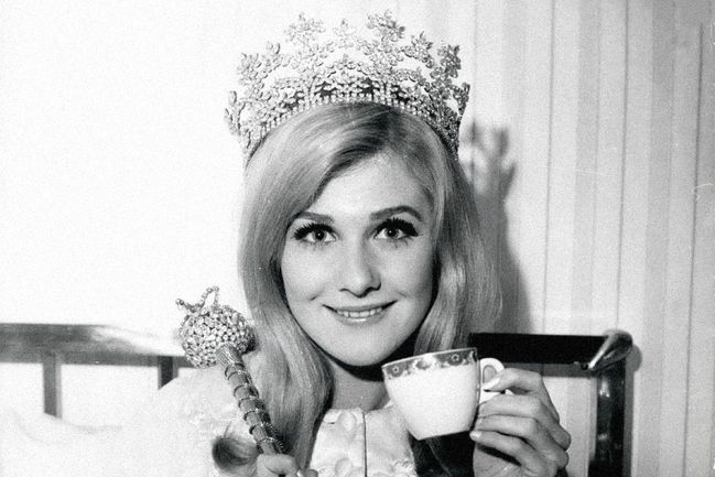 Miss World 1968 - Penelope Plummerová