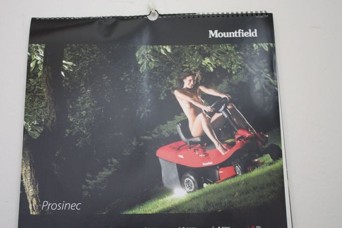 Mountfield - kalendář ženy č. 3 - reklamní kalendář firmy