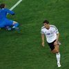 Mario Gómez slaví první gól v utkání Nizozemska s Německem na Euru 2012