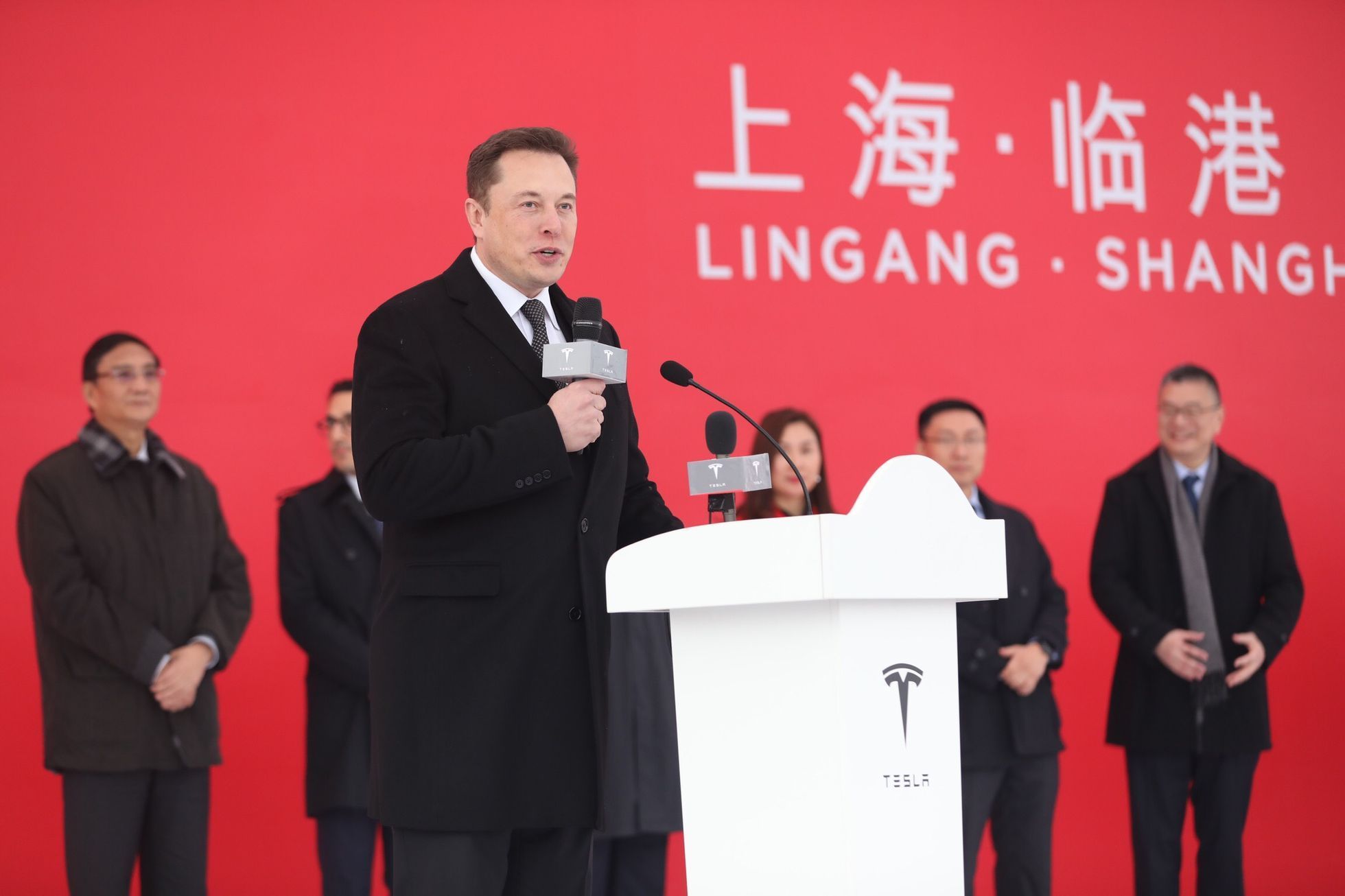Elon Musk Šanghaj Čína otevření továrna
