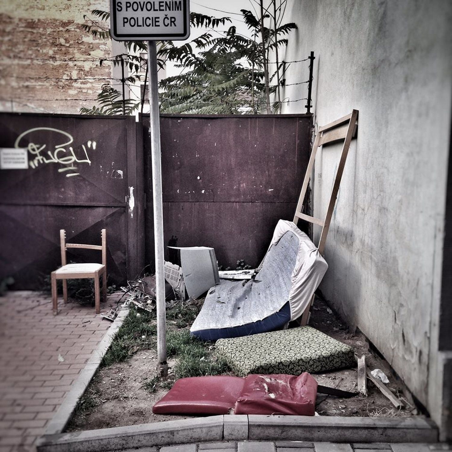 cedule, dopravní značky