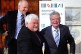 V roce 2014 se na půdě Knihovny Václava Havla sešli francouzský politolog Jacques Rupnik, bývalý český premiér Petr Pithart a bývalý německý prezident Joachim Gauck.