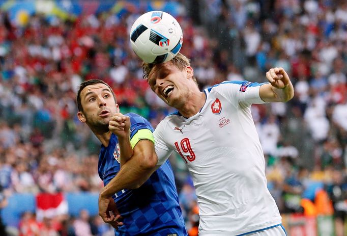 Euro 2016,Česko-Chorvatsko: Ladislav Krejčí  - Darijo Srna