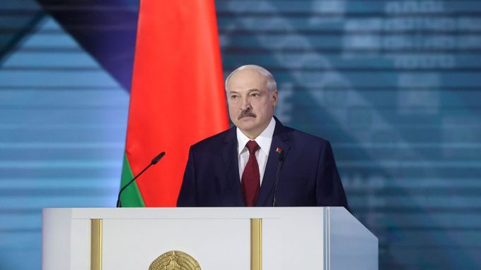 Běloruský prezident Alexandr Lukašenko při projevu k národu.