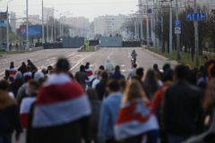 "Všechny je zbijte." Běloruští hackeři odhalují tajné nahrávky hovorů mezi policisty
