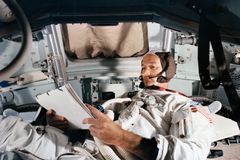 Zemřel "zapomenutý" astronaut z mise Apolla 11 na Měsíc Michael Collins