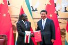 V puči v rozvráceném Zimbabwe mohli mít prsty Číňané. Těsně předtím generál navštívil Peking