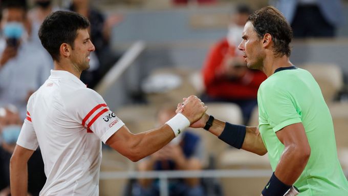 Dvě legendy. Novak Djokovič (vlevo) a Rafael Nadal