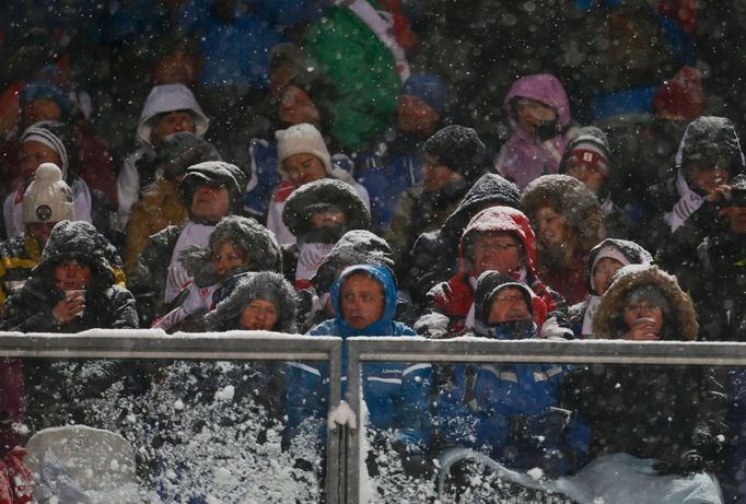 Turné 4M, Oberstdorf: fanoušci ve sněhové vánici