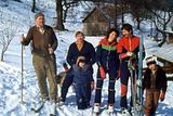 Lyžařské vybavení již v 80. letech v ČSSR přece jen pokročilo - značkové lyže, funčkní šponovky...