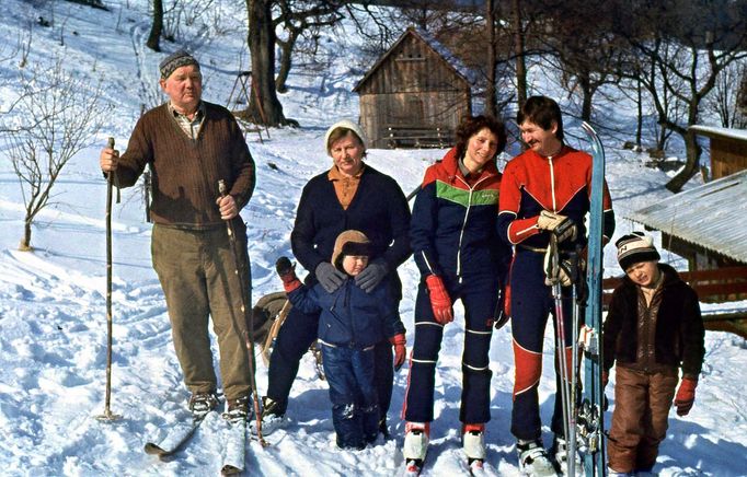 Toto jsou záběry z roku cca 1986. Na chalupě u otce jsme měli svůj vlek, byla to krásná doba.