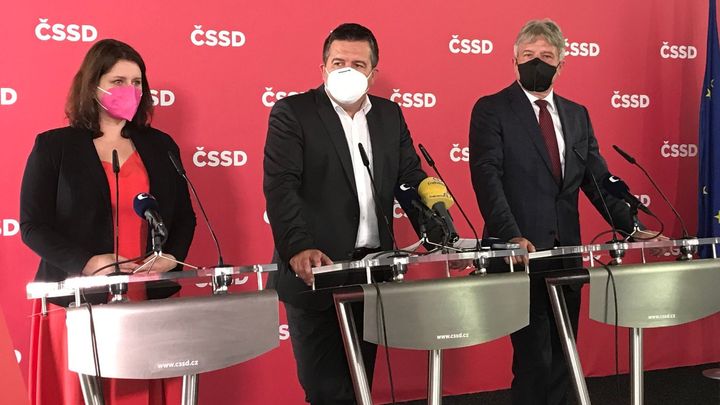 Začal klíčový sjezd ČSSD. O post předsedy bojuje sedm kandidátů, i Šmarda a Maláčová; Zdroj foto: Aktuálně.cz