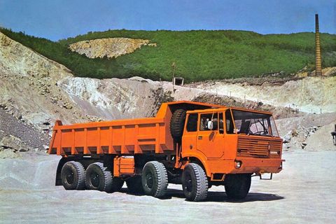 Tatra 813