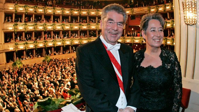 Na plese nemohl chybět rakouský prezident Heinz Fischer a jeho žena Margit.
