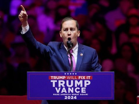 Trumpův „nejmocnější muž, o kterém jste nikdy neslyšeli“, má kořeny v Sovětském svazu