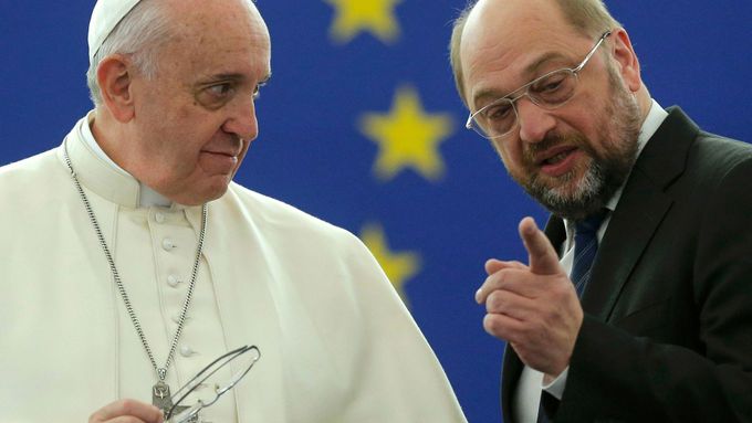 Papež František s předsedou Evropského parlamentu Martinem Schulzem.