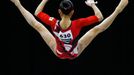 Japonka Yuko Shintake při kvalifikaci na Mistrovství světa žen ve sportovní gymnastice v Ahoy Areně v Rotterdamu.