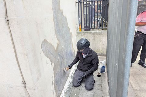 Banksy, Londýn, Velká Británie, Nejvyšší soud, Palestine Action, mural, street art, graffiti