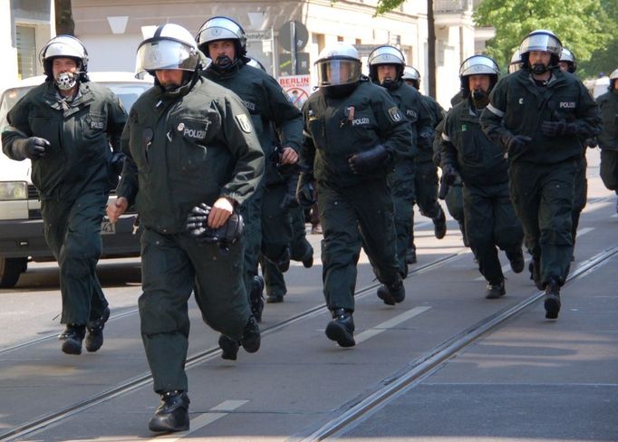 Berlínské policejní síly byly posíleny o jednotky z dalších spolkových zemí.