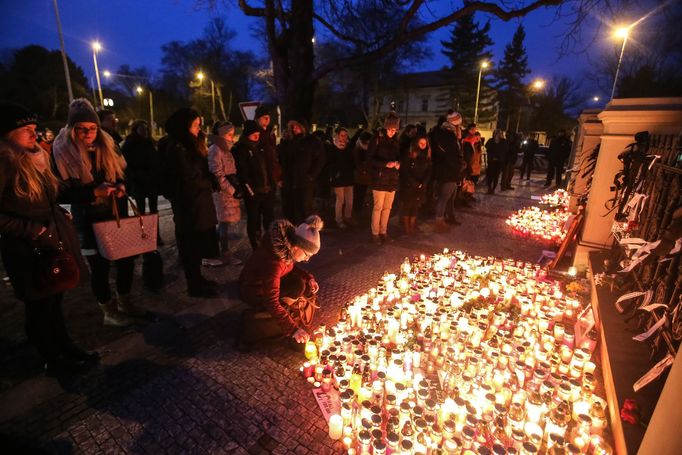 Pietní shromáždění za Jána Kuciaka u Slovenské ambasády.