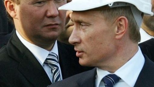 Ruský prezident Vladimir Putin a šéf Gazpromu Alexej Miller u příležitosti otevření ropovodu "Modrá roura" na čerpací stanici Botas v tureckém černomořském městě Samsun 17. listopadu 2005.