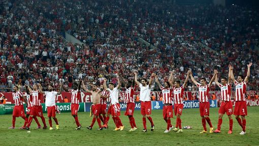 LM, Olympiakos-Atlético: hráči Olympiakosu slaví vítězství