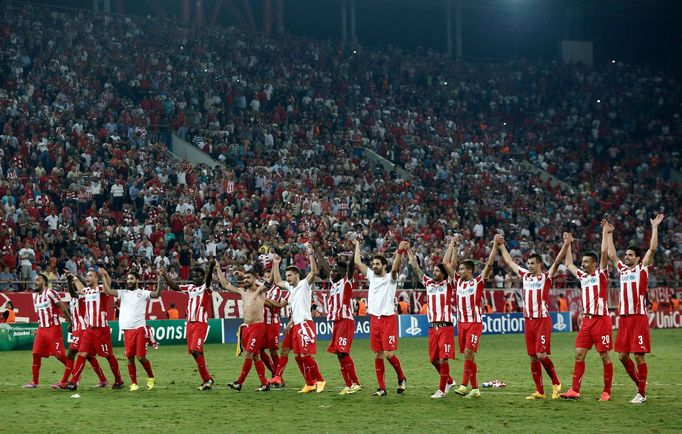 LM, Olympiakos-Atlético: hráči Olympiakosu slaví vítězství