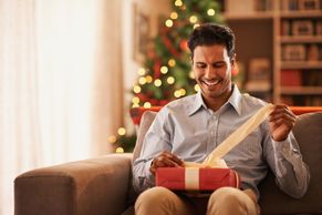 Tipy na nejlepší vánoční dárky pro muže: pro jejich odpočinek i zábavu