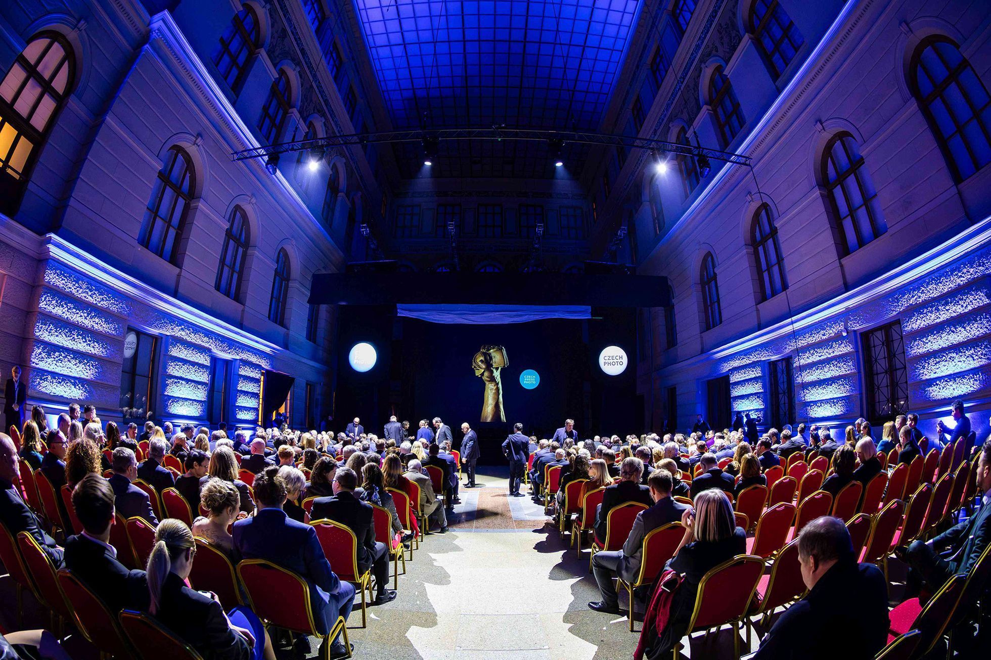 Pohledy do zákulisí soutěže Czech Press Photo (fotografie k podcastu Za závěrkou)