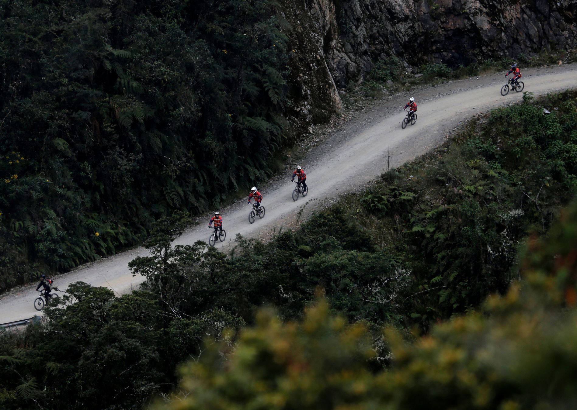 Bolívijská silnice North Yungus Road, neboli cesta smrti.