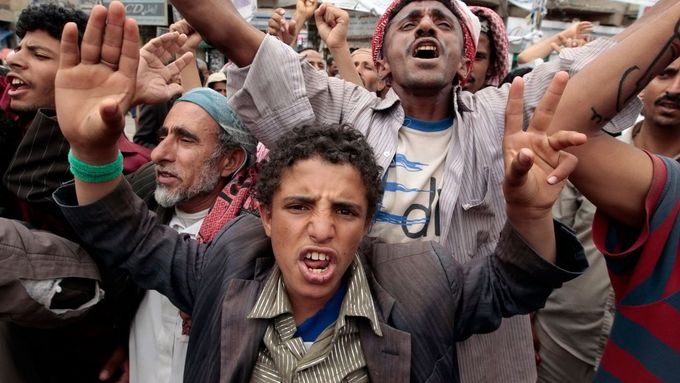 Křehké příměří mezi jemenskými kmeny a prezidentem Sálihem v troskách