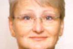 Vedoucí katedry vnucovala studentům drahá trička, končí