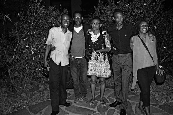 Někdejší namibijští uprchlíci Tashia, Boro, Penny a Ndapanda na přátelském setkání ve Windhoeku, 2018.
