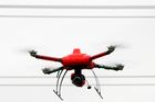 USA vydaly první pravidla pro provoz malých dronů. Nesmí létat nad lidmi a být stále v dohledu