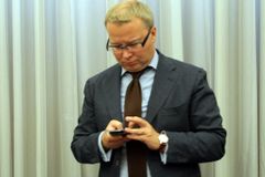 Chalupa kontroluje, jestli sdružením pošle miliony