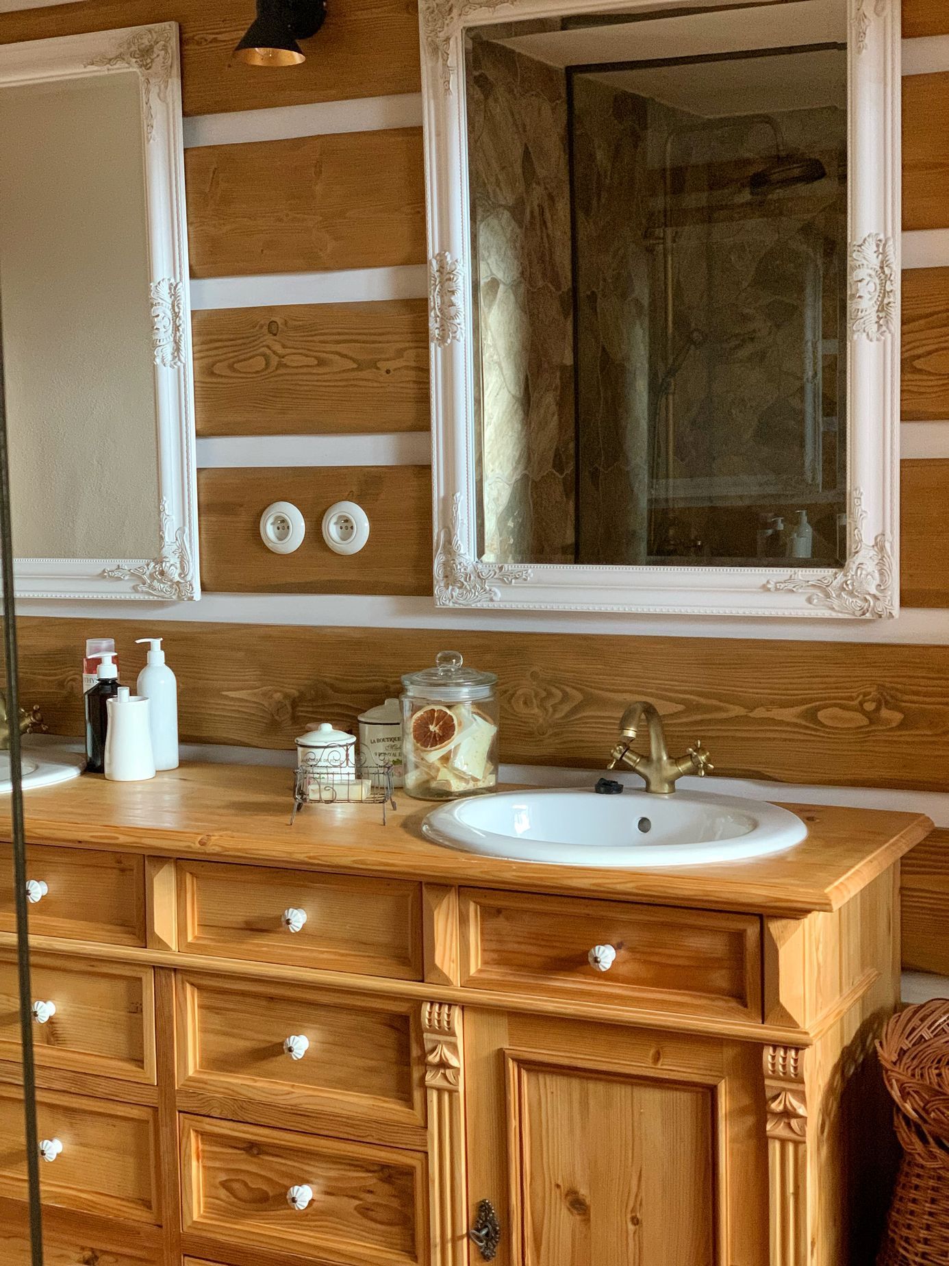 chalupa, domov, chata, rekonstrukce, drátky, řemeslo, rodina