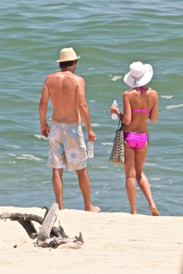 Katherine Heigl v plavkách