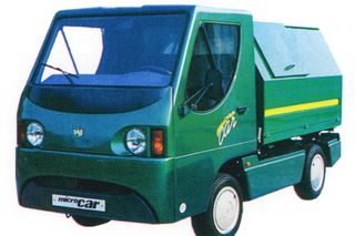 Malé komunální vozidlo Microcar našlo využití v městských centrech.