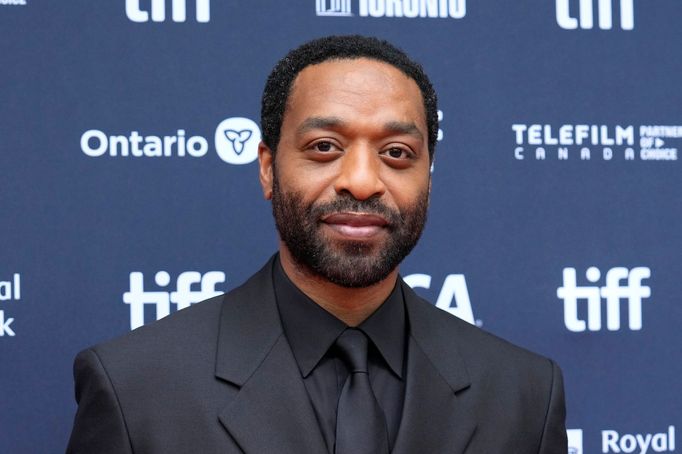 Herec Chiwetel Ejiofor na torontské premiéře filmu Chuckův život.