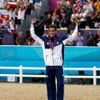 Český moderní pětibojař David Svoboda se raduje ze zlaté olympijské medaile na OH 2012 v Londýně.