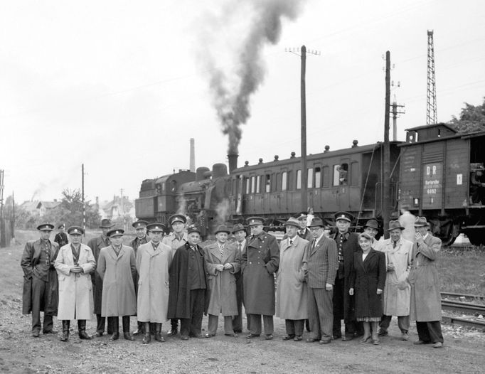 Odjezd pátého transportu Němců z Modřan do amerického okupačního pásma 16. května 1946.