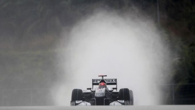 FOTO: Králem deštivé kvalifikace Webber, propadly McLaren i Ferrari